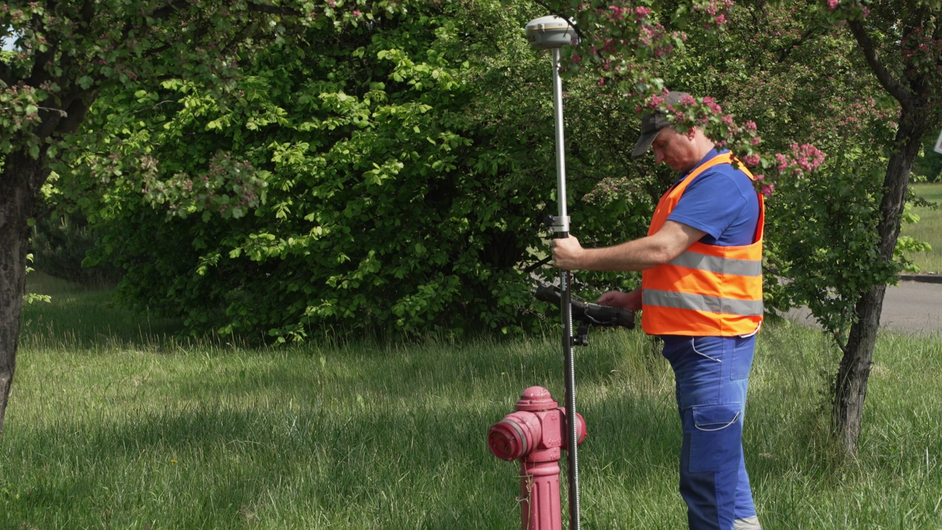 7. Rekultywacja terenu – teren zajęty pod inwestycję jest uporządkowywany i przywracany do stanu sprzed budowy.