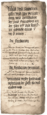 Ilustracja przedstawia podłużny papierowy lekko zniszczony dokument zapisany odręcznie czarnym atramentem.