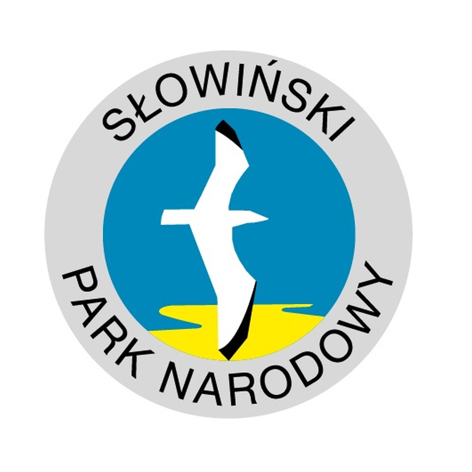  Grafika przedstawia Logo Słowińskiego Parku Narodowego zamieszczonego w kole. W środku koła znajduję się mewa, natomiast na obwodzie widnieje napis: SŁOWIŃSKI PARK NARODOWY 