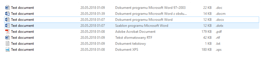 Ilustracja przedstawia przykładowe  formaty zapisu plików tekstowych w postaci zrzutu fragmentu folderu zawierającego przykładowe dokumenty. Można zobaczyć jak nazywa się dokument i jakie ma rozszerzenie. Dokument programu Microsoft Word 97-2003 .doc, Dokument programu Microsoft Word z obsługą makr .docm, Dokument programu Microsoft Word .docx, Szablon programu Microsoft Word .dotx, Adobe Acrobat Document .pdf, Tekst sformatowany RTF .rtf, Dokument tekstowy .txt, Dokument XPS .xps