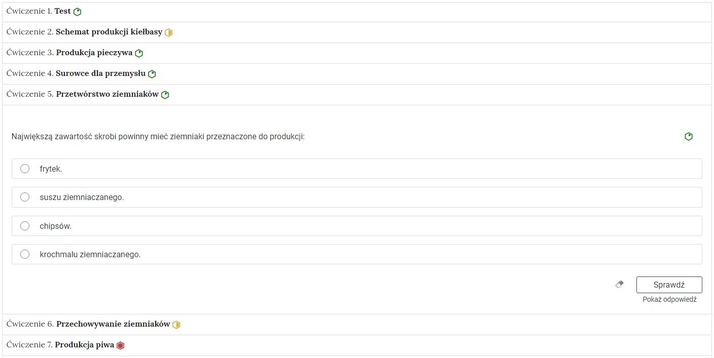Grafika przedstawia przykładowe ćwiczenie jednokrotnego wyboru w harmonii. Na grafice znajduje się harmonia składająca się z siedmiu wierszy. Wewnątrz każdego z nich został umieszczony numer ćwiczenia wraz z nazwą działu, którego dotyczy. Z boku dodatkowo znajduje się ikonka w kształcie sześciokąta oznaczająca poziom trudności. Zielona oznacza łatwy, żółta średni, a czerwona trudny. Wiersz z ćwiczeniem piątym jest rozwinięty. Pod nim znajduje się szerokie okienko. W nim zawiera się ćwiczenie jednokrotnego wyboru. Składa się z polecenia, pod którym usytuowane są możliwe odpowiedzi. Są cztery. Przy każdej z nich znajduje się kółko z czarnym obramowaniem i białym wypełnieniem. Jego zaznaczenie oznacza wybranie danej odpowiedzi jako prawidłowej. Na samym dole umieszczony jest prostokąt z czarnym obramowaniem i białym wypełnieniem. Wewnątrz niego znajduje się napis: Sprawdź. Pod przyciskiem umieszczony został natomiast napis: Pokaż odpowiedź. Dodatkowo z boku znajduje się ikonka gumki. Jej wciśnięcie spowoduje wymazanie dotychczasowo zaznaczonych odpowiedzi.