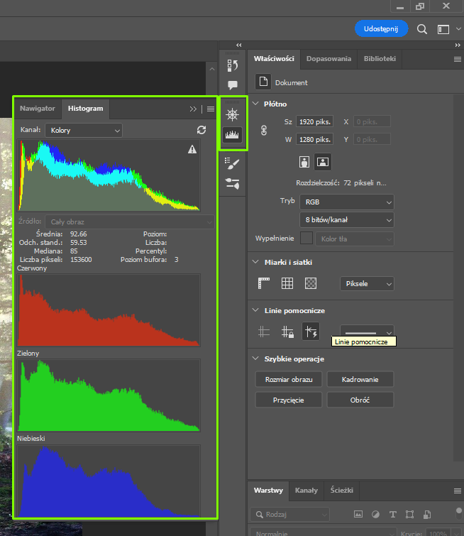 Ilustracja przedstawia otwarte narzędzie dotyczące histogramu. Tam cztery histogramy, w tym jeden kolorowy, a kolejne: czerwony, zielony, niebieski. Po prawej stronie od histogramów panel dotyczący Właściwości.  