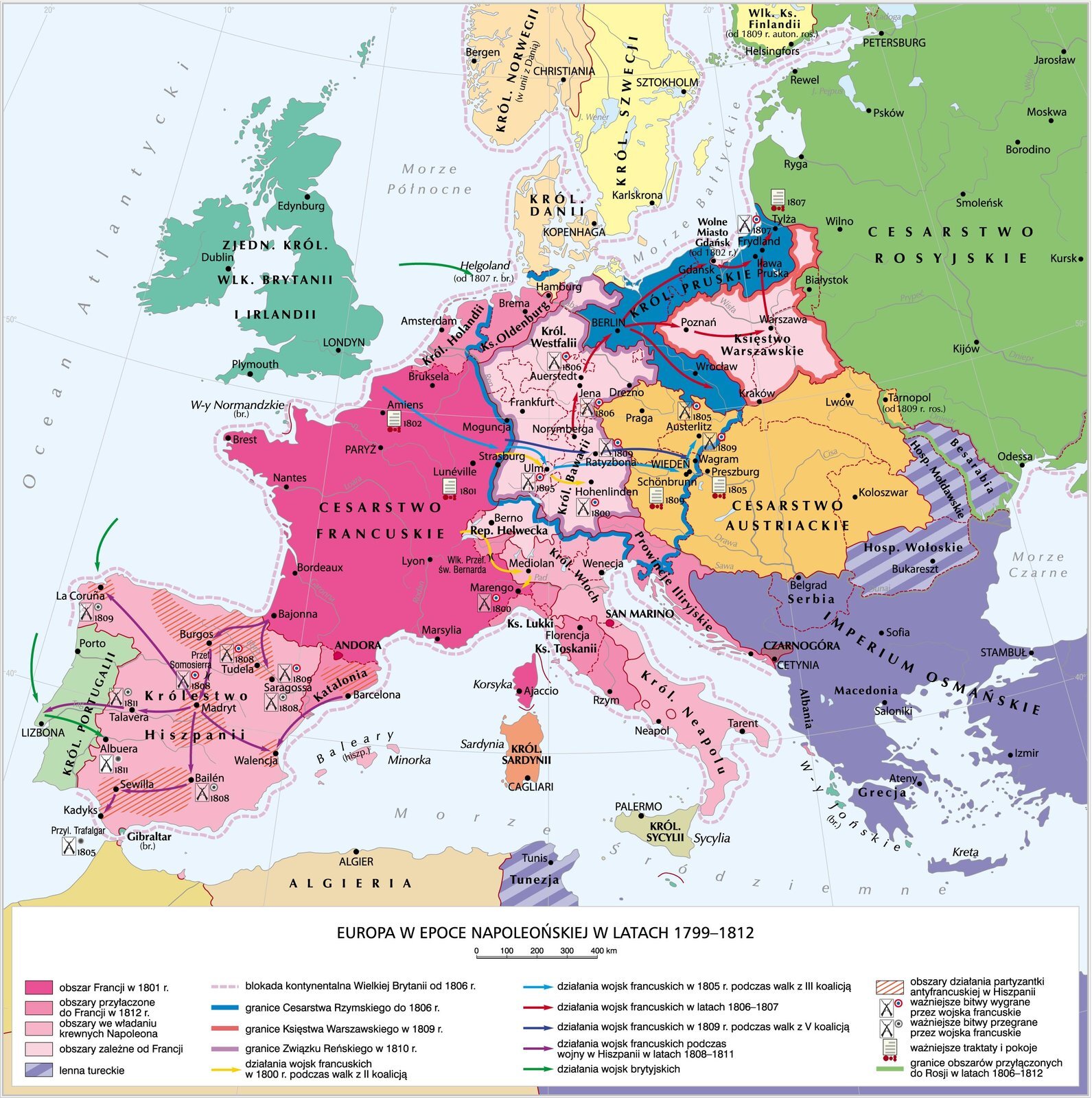 Ilustracja przedstawia mapę Europy za czasów Napoleona w latach tysiąc siedemset dziewięćdziesiąt dziewięć, tysiąc osiemset dwanaście. Cesarstwo Francuskie oraz jego wpływy zajmują większą część kontynentu na zachodzie. Poza wpływem Cesarstwa pozostają państwa Europy środkowo-wschodniej: Królestwo Prus, Cesarstwo Austriackie, Imperium Osmańskie oraz Cesarstwo Rosyjskie. Strzałkami zaznaczono też ofensywę Napoleona, która prowadziła na wschód Europy, przez Księstwo Warszawskie i Królestwo Prus do Cesarstwa Rosyjskiego.