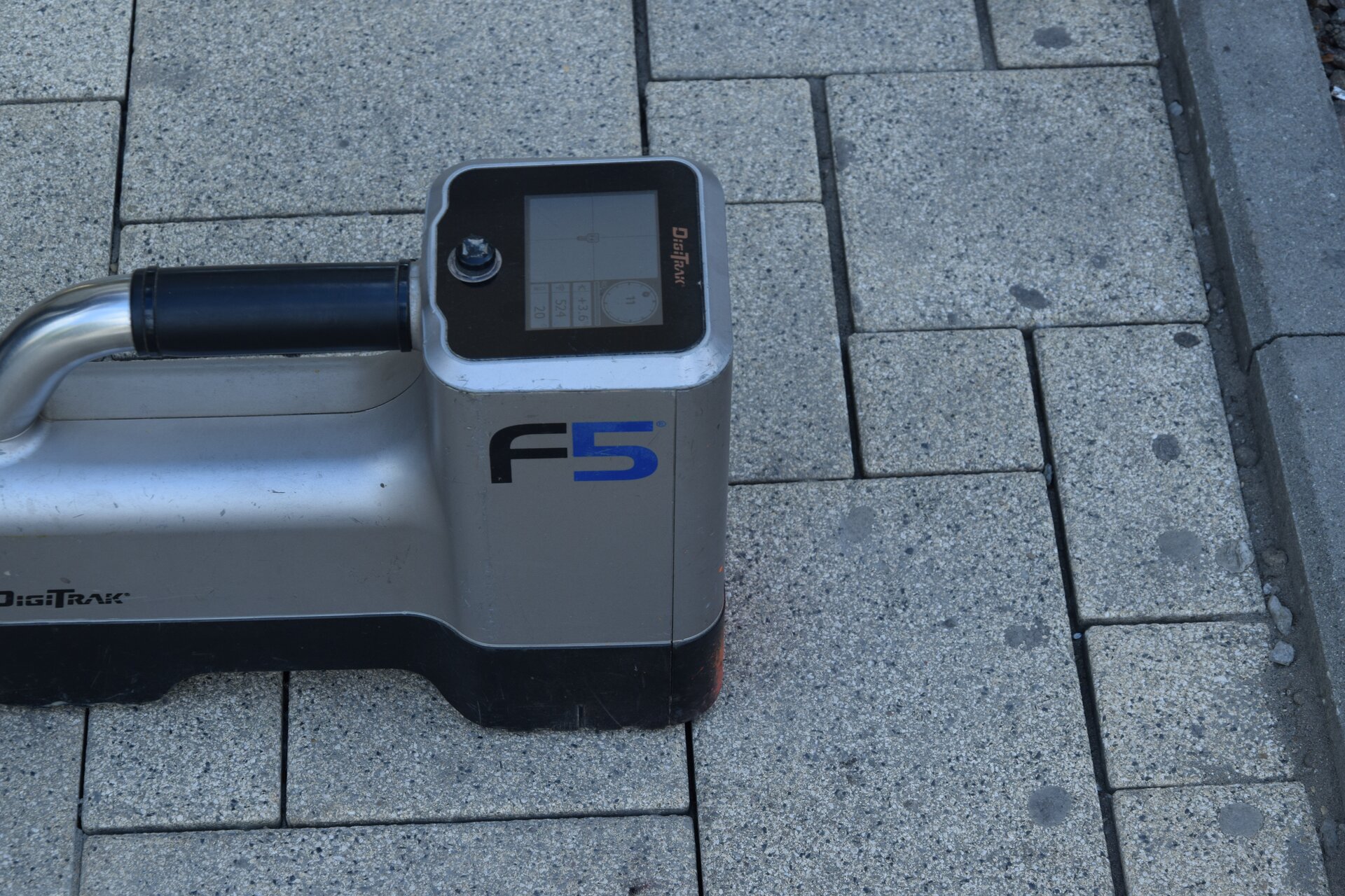 Detekror położenia świdra podczas wierceń HDD