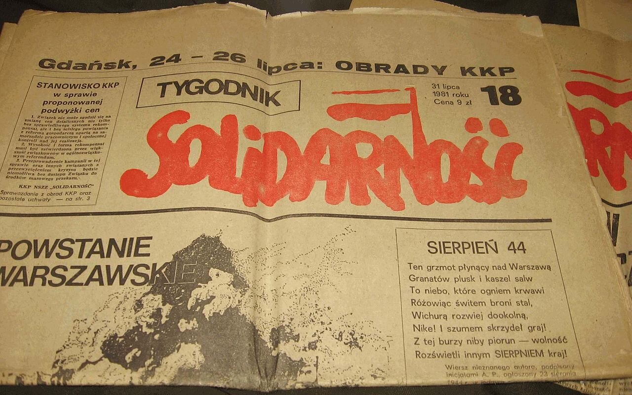 Zdjęcie przedstawia stronę tytułową Tygodnika Solidarność. Napis solidarność jest czerwony. Gazeta datowana jest na 31 lipca 1981 rok. Cena 9 zł. 