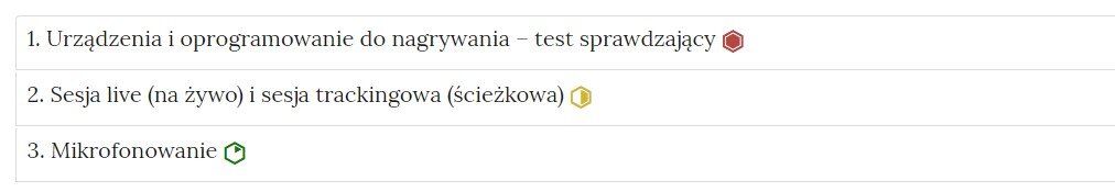 Grafika przedstawia widok interaktywnego materiału sprawdzającego, czyli zbioru poszczególnych zadań w formie listy z nazwami zadań, gdzie po kliknięciu w nazwę zadania pojawi się jego zawartość. Na liście, na prawo od nazwy każdego zadania widnieje ikonka informująca o poziomie trudności danego zadania.