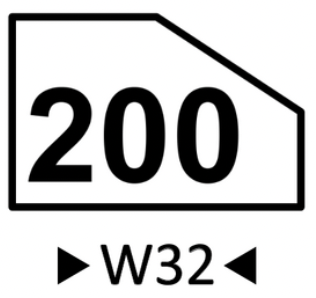 Wskaźnik wu trzydzieści dwa. Biała tablica o kształcie trapezu prostokątnego z czarną obwódką oraz czarną cyfrą dwieście.