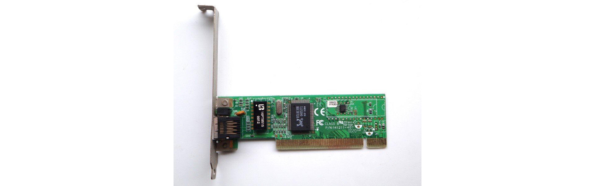 Zdjęcie  przedstawia wewnętrzną kartę sieciowa PCI FastEtherne.