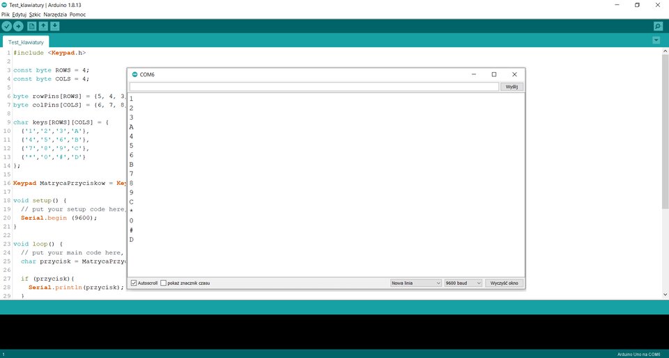 Zdjęcie ekranu przedstawia okno arduino IDE wraz z otwartym na wierzchu oknem COM6, wydrukowane do tego okna konsoli jest kolejno każdy symbol bądż liczba z klawiatury. Są to: 1, 2, 3, A, 4, 5, 6, B, 7, 8, 9, C, *, 0, #, D.