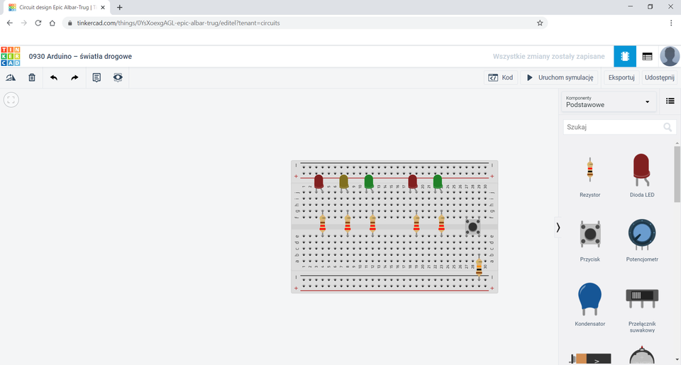Zrzut ekranu przedstawia okno przeglądarki z otwartą stroną tinkercad. Pod adresem strony znajduje się pasek tytułowy "0930 Arduino - światła drogowe". Poniżej znajduje się pole, na którym umieszczono rysunek płytki stykowej, w którą wpięto pięć diod LED. Diody wpięte są w kolumnie „j” i od lewej mamy diody symulujące światła dla pojazdów: czerwoną, żółtą, zieloną, odstęp i dalej diody symulujące światła dla pieszych: czerwoną, zieloną. W środek płytki stykowej wpięto włącznik. Pod diodami wpięto w środek płytki pięć rezystorów oraz jeden rezystor 10 omega w tym samym wierszu, w którym wpięty jest włącznik. Po prawo znajduje się pasek z następującymi ikonami: rezystor, dioda LED, przycisk, potencjometr, kondensator, przełącznik suwakowy. Nad paskiem znajduje się również pole wyszukiwania. Pasek można przewijać.