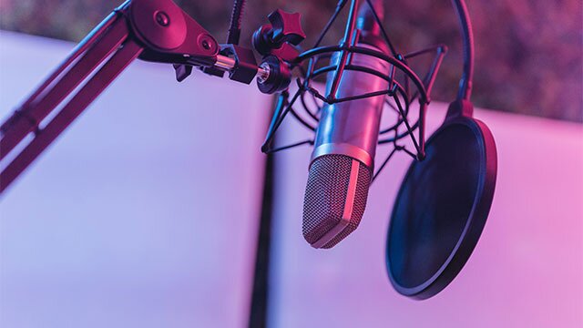 Wybór fizycznego wejścia audio dla ścieżki