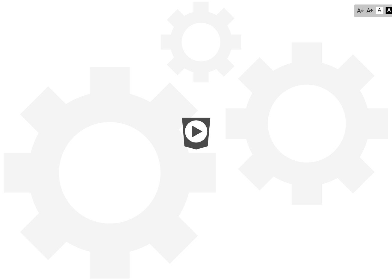 Ilustracja przedstawia widok ekranu startowego wycieczki wirtualnej. Ekran startowy składa się z białej planszy, na której znajdują się szare koła zębate. Na ich tle umieszczona została ikona służąca do uruchomienia wycieczki. Jest to koło na szarym tle, w którego środku znajduje się strzałka w kształcie trójkąta równobocznego.