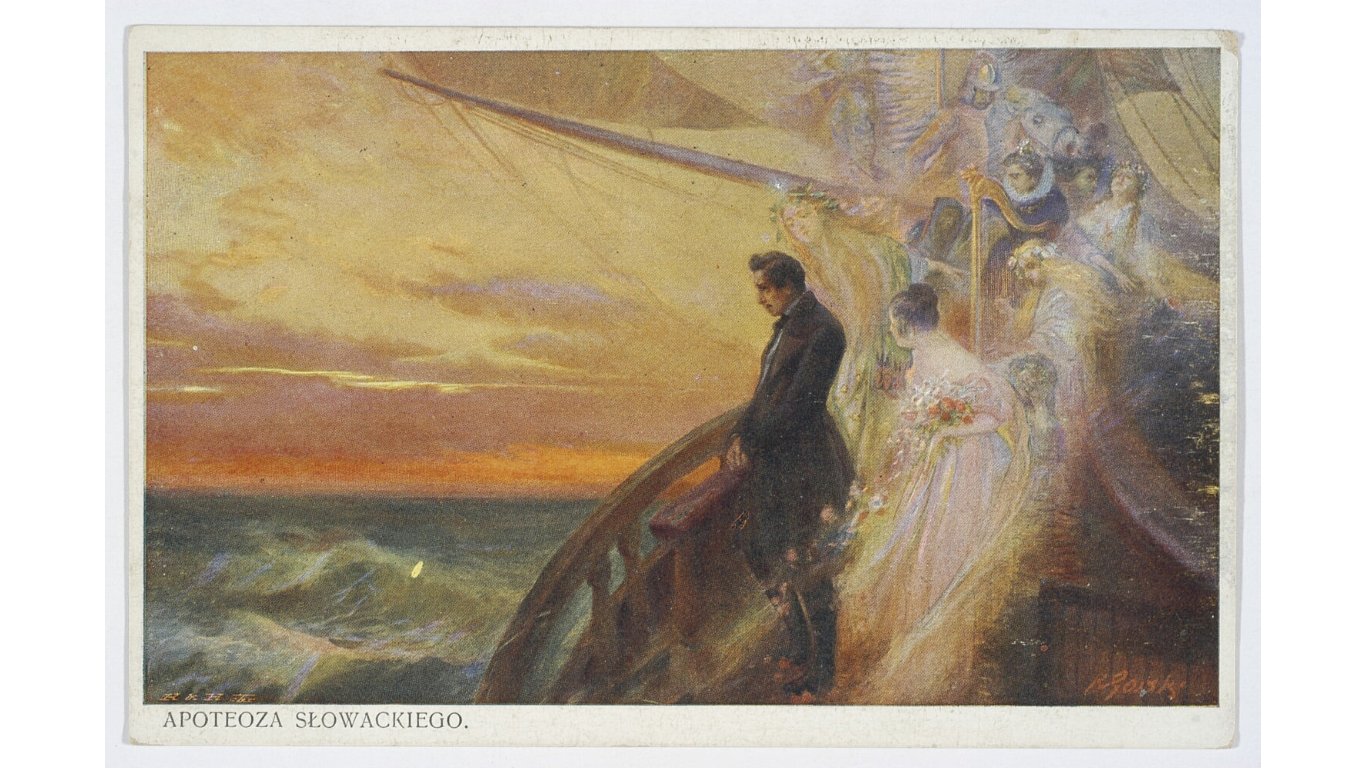 Zdjęcie przedstawia pokład żaglowca na wzburzonym morzu. Na pokładzie stoi mężczyzna w surducie i spodniach. Za jego plecami ukazane są zjawy kobiet, dzieci. Mężczyzna patrzy w dal, na morze.
