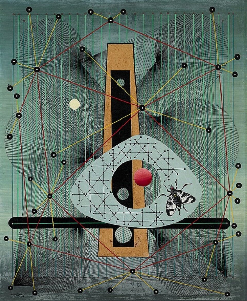 Obraz namalowano na zielonkawym tle. Kolejna warstwa przedstawia wzory zbudowane z delikatnych, cienkich, gęsto umieszczonych czarnych linii. Na tle tych wzorów umieszczono kolejną warstwę, złożoną z pionowych, turkusowych i niebieskich linii. Następnie namalowano pionowy kształt przypominający prostokąt, w kolorach brązowym i czarnym. Następnie poziomy, czarny pasek. Kolejna warstwa to czerwone oraz żółte linie, rozmieszczone na całej powierzchni obrazu, połączone czarnymi kropkami z białymi środkami. Elementem przykuwającym uwagę jest jasnoniebieski kształt, na którym siedzi ćma z biało‑czarnymi skrzydłami, a także czerwony, kulisty kształt.