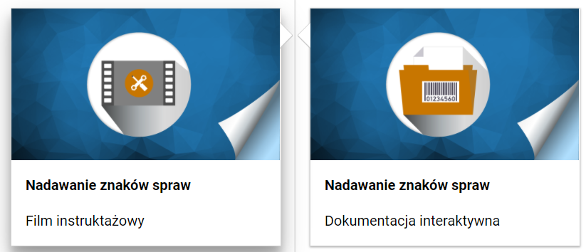 Grafika przedstawia fragment spisu treści. Znajdują się na niej dwa niebieskie prostokąty. Pośrodku lewego prostokąta w białym kole znajduje się fragment taśmy filmowej z pomarańczowym kołem, wewnątrz którego są dwa białe elementy. Poniżej prostokąta napis: "Nadawanie znaków spraw - Film instruktażowy". Pośrodku prawego prostokąta w białym kole znajduje się pomarańczowa teczka z kodem kreskowym. Poniżej napis: "Nadawanie znaków spraw - Dokumentacja interaktywna". 