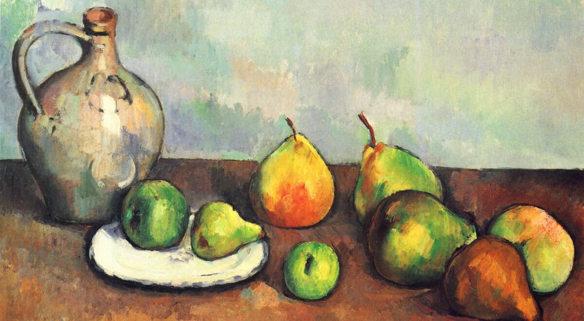 Ilustracja interaktywna przedstawia obraz Paula Cézanne'a „Martwa natura”. Ukazuje martwą naturę z owocami. Na brązowym blacie stoi pękaty dzban z jednym uchem, przysłonięty przez biały talerz, na którym leży zielone jabłko i gruszka. Obok, po prawej stronie swobodnie leżą owoce: gruszki i jabłka. Wszystkie elementy namalowane są szeroką plamą barwną i obwiedzione czarnym konturem. Na ich powierzchniach odbijają się bliki światła padającego z prawego, dolnego rogu. Cienie namalowane zostały czarno‑brązową plamą. Krawędź stołu odcina się od jasnego tła ściany. Na ilustracji umieszczony jest interaktywny punkt z informacją:
Punkt 1: Stożek, walec i kula – tymi trzema bryłami geometrycznymi można zdaniem Paula Cézanne’a zobrazować wszystkie przedmioty w naturze. Robił to przy pomocy płaskich plamy czystych barw podkreślonych konturem.
