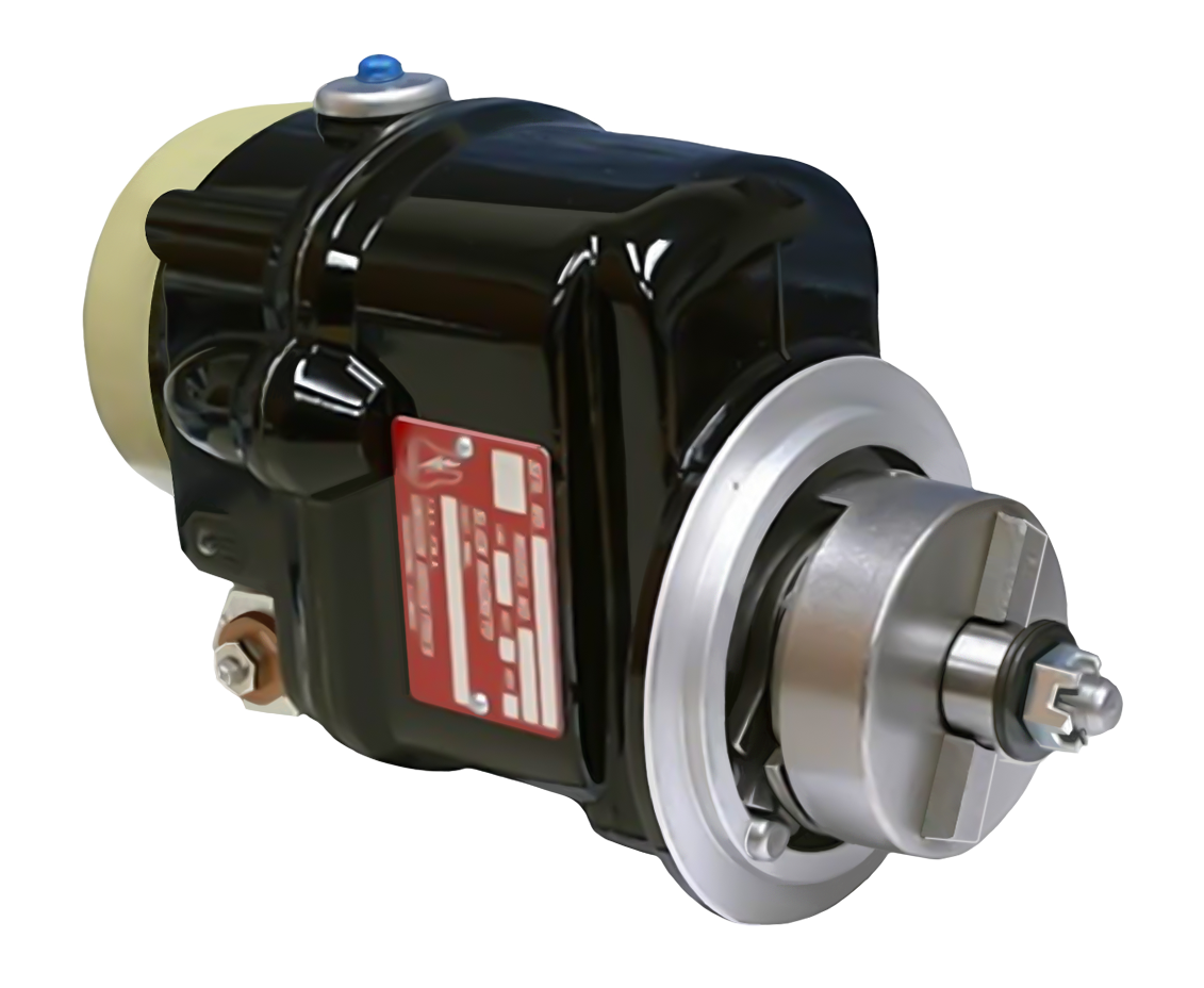 Zdjęcie przedstawia iskrownik przypominający kształtem prostopadłościan z wystającym z dołu jednym elementem służącym do montażu podzespołu do silnika oraz z góry drugim, do którego montowane są przewody.