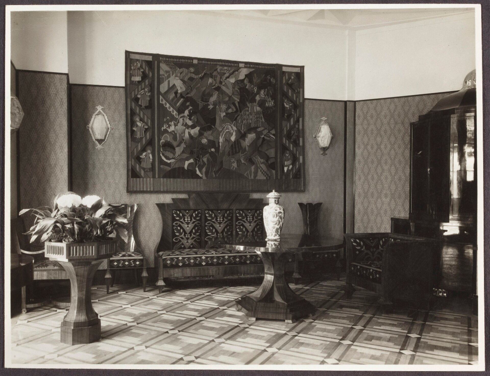 Powiąż styl zaprezentowany poniżej ze współczesnym wnętrzem. Rozpoznaj jego nazwę.