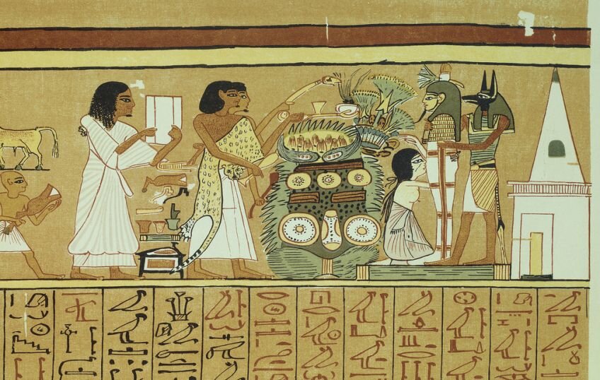 Na zdjęciu znajdują się kolorowe starożytne egipskie malowidła. Przedstawiają one ludzi składających ofiary bogom oraz faraonowi. Pod przedstawioną sceną znajdują się liczne hieroglify. 