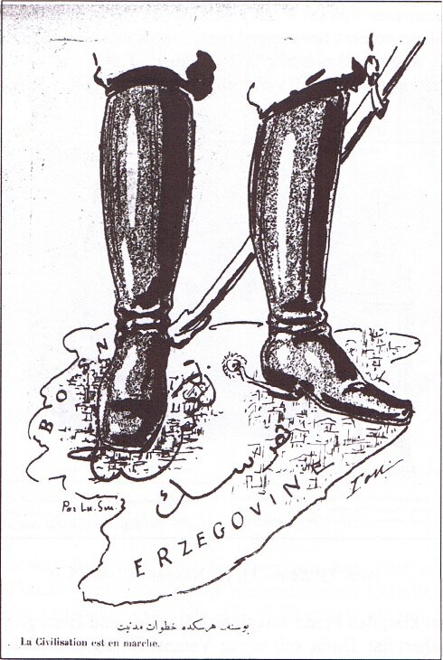 Ilustracja przedstawia dwa wojskowe buty stojące na mapie Bośni i Herzegowiny.