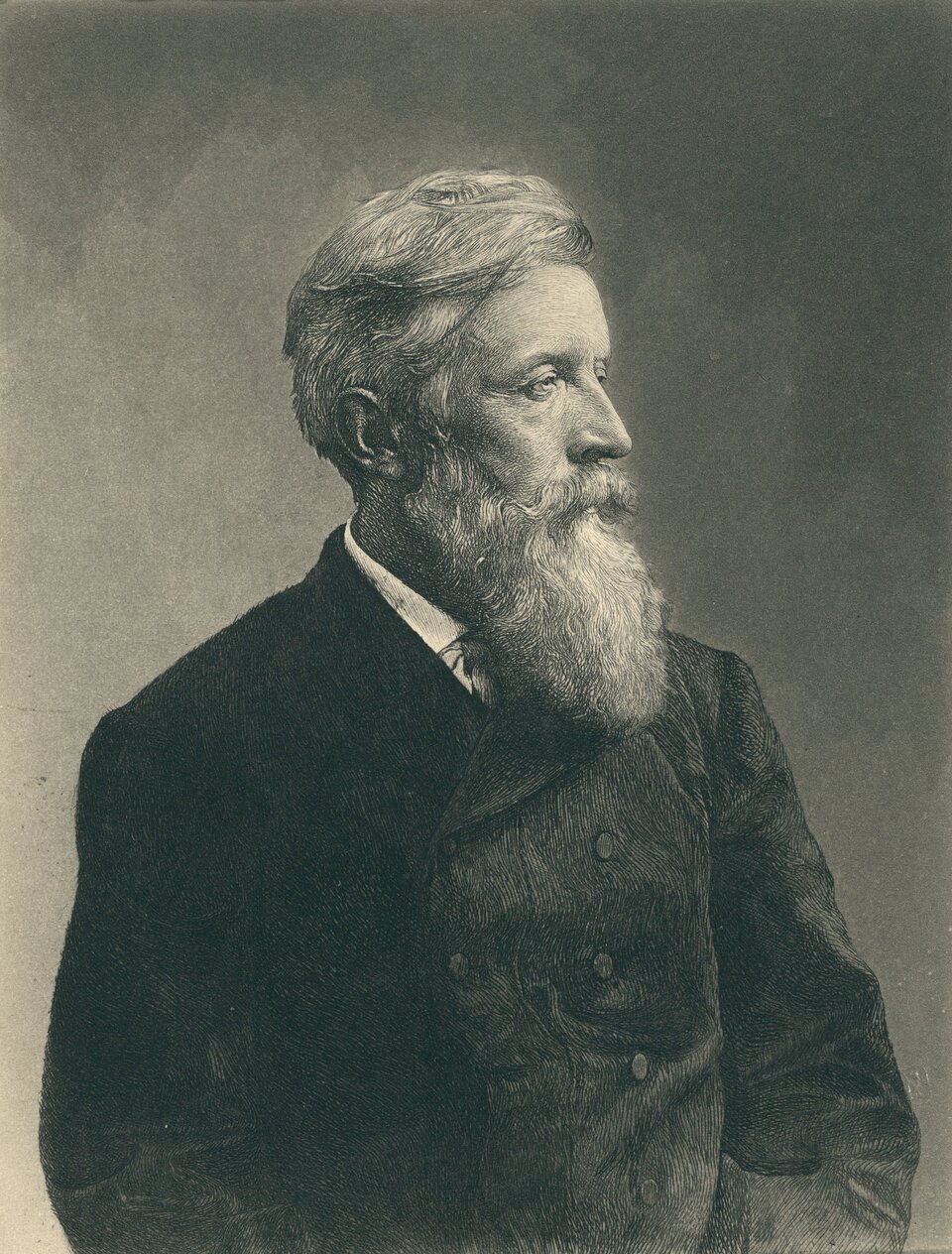 Ilustracja przedstawia portret dojrzałego mężczyzny. Ukazany jest jego prawy profil. Mężczyzna ma siwe, zaczesane na bok włosy oraz długą, gęstą brodę z wąsami. Ma zmarszczki na twarzy i prosty nos. Ubrany jest w ciemny płaszcz zapięty na guziki.