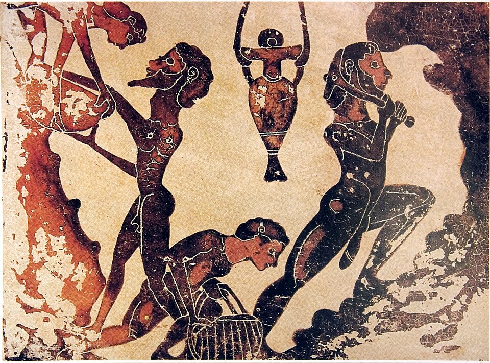 Ilustracja przedstawia fragment wazy zdobionej malowidłami. Widać na nich postacie nagich mężczyzn trzymających w rękach narzędzia i kosze.