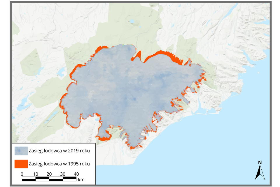 Na ilustracji jest fragment mapy południowo‑wschodniej Islandii. Zaznaczono obszar lodowca Vatnajökull z 2019 roku. Lodowiec ma kształt zbliżony do koła. Zasięg lodowca kurczy się w porównaniu z 1995 rokiem na całym obrzeżu czapy lodowej.   