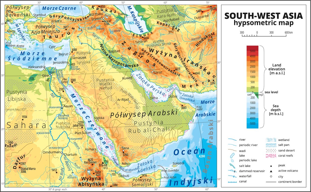 Ilustracja przedstawia mapę hipsometryczną Azji Południowo-Zachodniej, South-West Asia, hypsometric map. Przeważają wyżyny i góry, oznaczono liczne pustynie np. Pustynia Rub ał-Chali, Sahara, Wielki Nefud. Na mapie oznaczono morza: Morze Śródziemne oraz Morze Czerwone z łączącym je Kanałem Sueskim. W południowo-zachodnim fragmencie mapy jest z kolei Ocean Indyjski i łącząca go z Morzem Czerwonym strategiczna Zatoka Adeńska. Na północ od Oceanu Indyjskiego jest Morze Arabskie i Zatoka Perska. Na mapie oznaczone są też obszary lądowe. Od wschodu jest Sahara, następnie Półwysep Arabski, a na północnym-wschodzie Wyżyna Irańska. Oznaczono i opisano stolice i główne miasta np. Giza i Kair w Egipcie, Ankarę w Turcji, Dubaj w Zjednoczonych Emiratach Arabskich. Oznaczono szczyty górskie, np. Góry Pontyjskie, Kaukaz ze szczytem 5033 metrów nad poziomem morza. Trójkątami oznaczono czynne wulkany i podano ich wysokości np. Erta Ale niedaleko Cieśniny Bab-al-Mandab, wysokość 613 metrów nad poziomem morza.