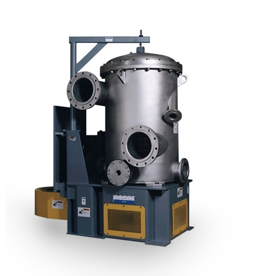 Na zdjęciu ukazano sortownik ciśnieniowy. Urządzenie ma postać dużego, metalowego bębna (cylindra) osadzonego na stabilnej konstrukcji. W górnej jego części znajduje się duży wlot, a w dolnej tej samej wielkości wylot. Poniżej mieszczą się jeszcze dwa mniejsze otwory. 