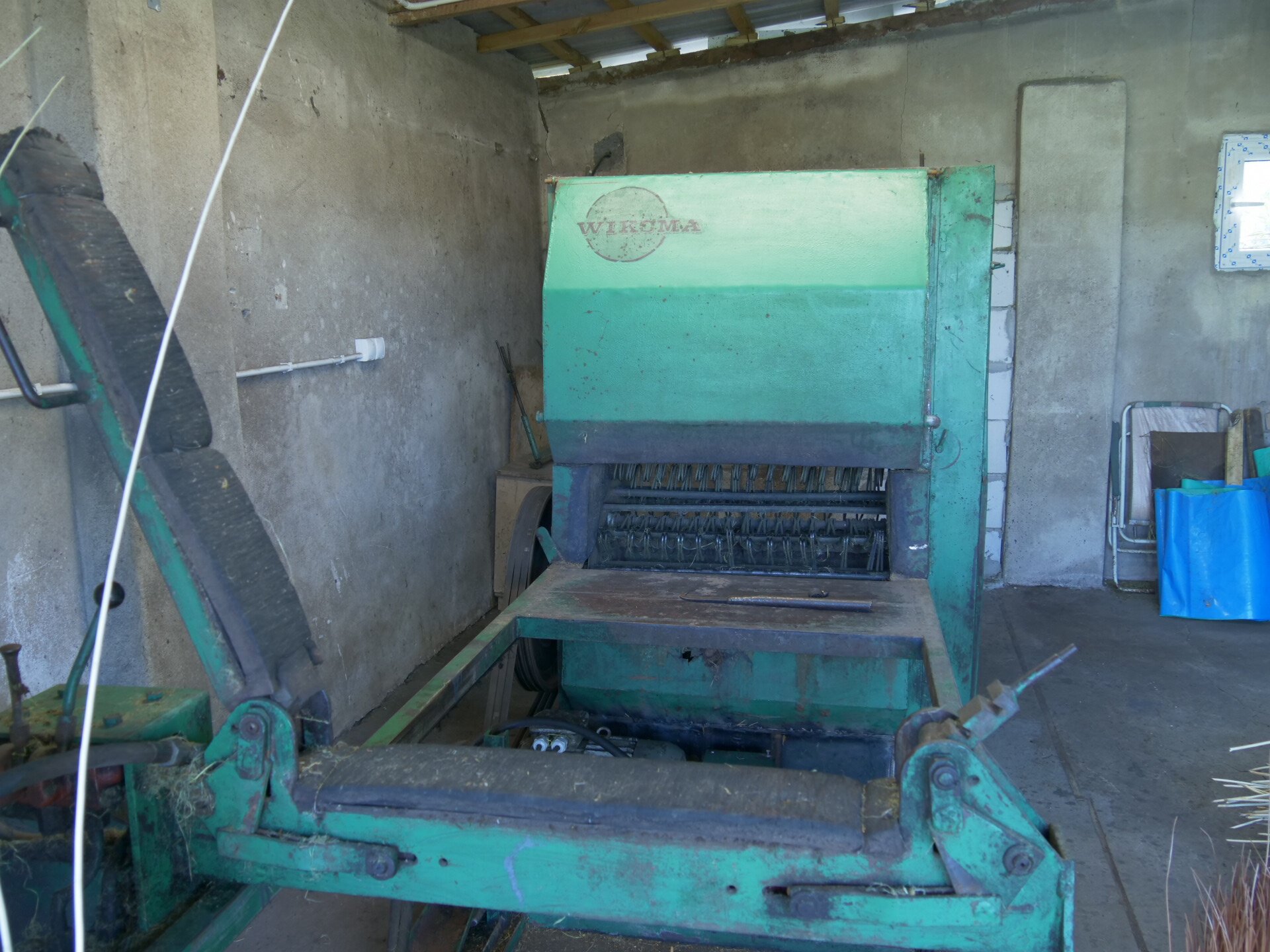 Zdjęcie korowarki mechanicznej.
Nagranie tożsame z treścią opisu.