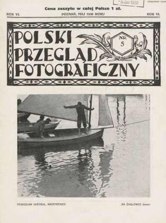 Ilustracja przedstawia okładkę czasopisma „Polski Przegląd Fotograficzny” z maja 1930 roku. Na okładce znajduje się zdjęcie łodzi.