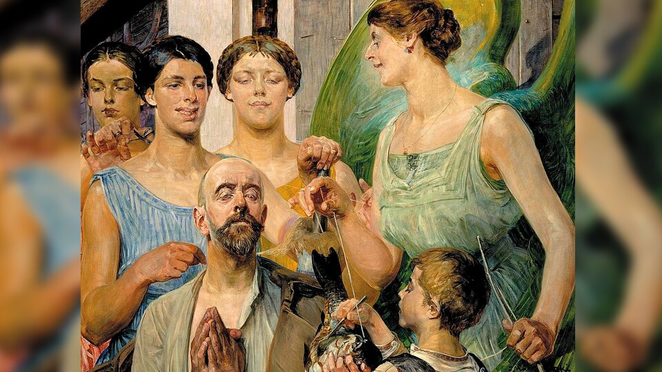 Ilustracja przedstawia obraz, na którym jest grupa osób. Na pierwszym planie siedzi mężczyzna, który ma zamknięte oczy. Jest łysy i ma czarną spiczastą brodę. Trzyma ręce złożone razem w geście modlitwy. Nosi jasną, rozpiętą koszulę, na lewym ramieniu zwisa beżowa kurtka. Obok mężczyzny, po prawej stronie stoi kilkuletni chłopiec o krótkich blond włosach. Chłopiec ten obiera rybę. Za chłopcem stoi kobieta, która ma u ramion zielone skrzydła, a w dłoniach snuje białą nić, którą podaje trzem innym kobietom, stojącym za mężczyzną. Są ubrane w lekkie, zwiewne stroje. Włosy mają gładko zaczesane w warkocz, który oplata z tyłu głowę. Ostatnia kobieta po lewej stronie trzyma w dłoniach nożyczki.