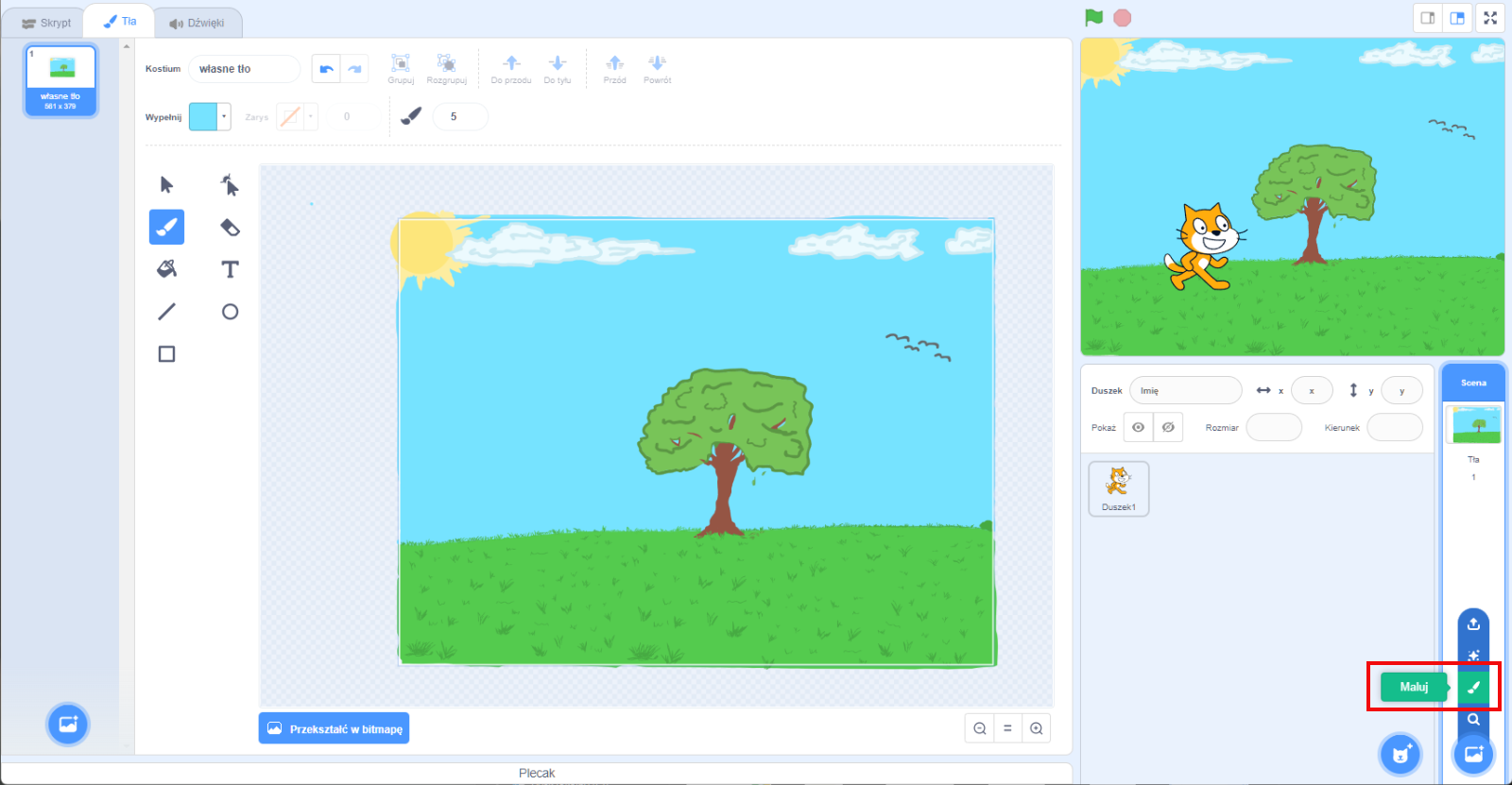 Na zdjęciu widoczna jest namalowana scena w programie Scratch. W górnej części okna aplikacji znajduje się pasek narzędzi z zakładkami: skrypt, kostiumy, dźwięki. Opcja kostiumy jest zaznaczona. Po lewej stronie okna widoczna jest pionowe okno w którym umieszczone są dwie miniatury duszka. Duszek przedstawia kota. Na obu miniaturach duszek biegnie. Miniatury są podpisane duszek jeden i duszek dwa. Druga miniatura jest zaznaczona.W centralnej części ekranu znajduje się główne okno aplikacji. W górnej części okna znajduje się napis kostium, własne tło. Za napisem umieszczone są przyciski: strzałka w lewo, strzałka w prawo, grupuj, rozgrupuj, do przodu, do tyłu, przód i powrót. Niżej znajdują się przyciski wypełnij i zarysy. Na końcu przycisków znajdują się symbole trójkąta informujące o rozwijalnych opcjach. Za przyciskiem zarys widoczny jest przycisk z symbolem pędzla i znajdującą się za nim cyfrą pięć. Niżej w obszarze roboczym znajduje się rysunek duszka idącego po zielonej łące. W tle widać niebo oraz drzewo. Po lewej stronie duszka umieszczone są przyciski narzędzi. Przyciski w kolejności: grot strzałki, pędzel, wiadro z farbą, prosta, kwadrat, grot dotykający punkt, gumka, literka T, okrąg.Na dole okna, pod duszkiem znajduje się przycisk: przekształcić w bitmapęPo prawej stronie obszaru roboczego znajdują się dodatkowe opcje. W górnej części jest to podgląd sceny przedstawiające łąkę i idącego po niej duszka. Niżej znajdują się pola z nazwami zmiennych i przypisanymi wartościami. Przykładowo. Zmienna: Duszek, wartość: duszek jeden. Zmienna X: wartość: x, zmienna y: wartość: y, zmienna pokaż: obok przyciski z symbolem oka oraz przekreślonego oka, zmienna rozmiar: sto, kierunek: dziewięćdziesiąt.Niżej widoczna jest ikona z wizerunkiem duszka. Pod ikoną jest podpis: Duszek jeden. W prawym górnym rogu ikony widoczny jest symbol kosza. Po prawej znajduje się zmienna scena ze zdjęciem polany oraz napis: tło z cyfrą jeden.W prawym dolnym oknie aplikacji widocznych jest przycisk przedstawiający obrazek z gwiazdką w prawym górnym rogu. Po naciśnięciu przycisku, rozwija się lista z czterema dodatkowymi przyciskami. Przyciski od góry: strzałka wychodząca z poziomej prostej, gwizdka znajdująca się w środku kwadratu utworzonego z czterech mniejszych gwiazdek, pędzel, lupa. Przycisk pędzla jest zaznaczony oraz znajduje się w czerwonej ramce. Po lewej stronie wyświetla się napis: maluj.