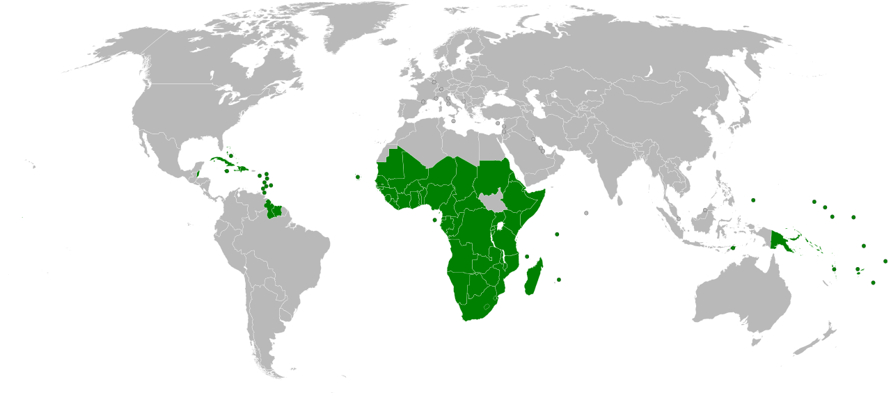 Mapa świata. Zielonym kolorem są zaznaczone państwa należące do AKP. Są to państwa Afryki, Karaibów oraz Pacyfiku. 