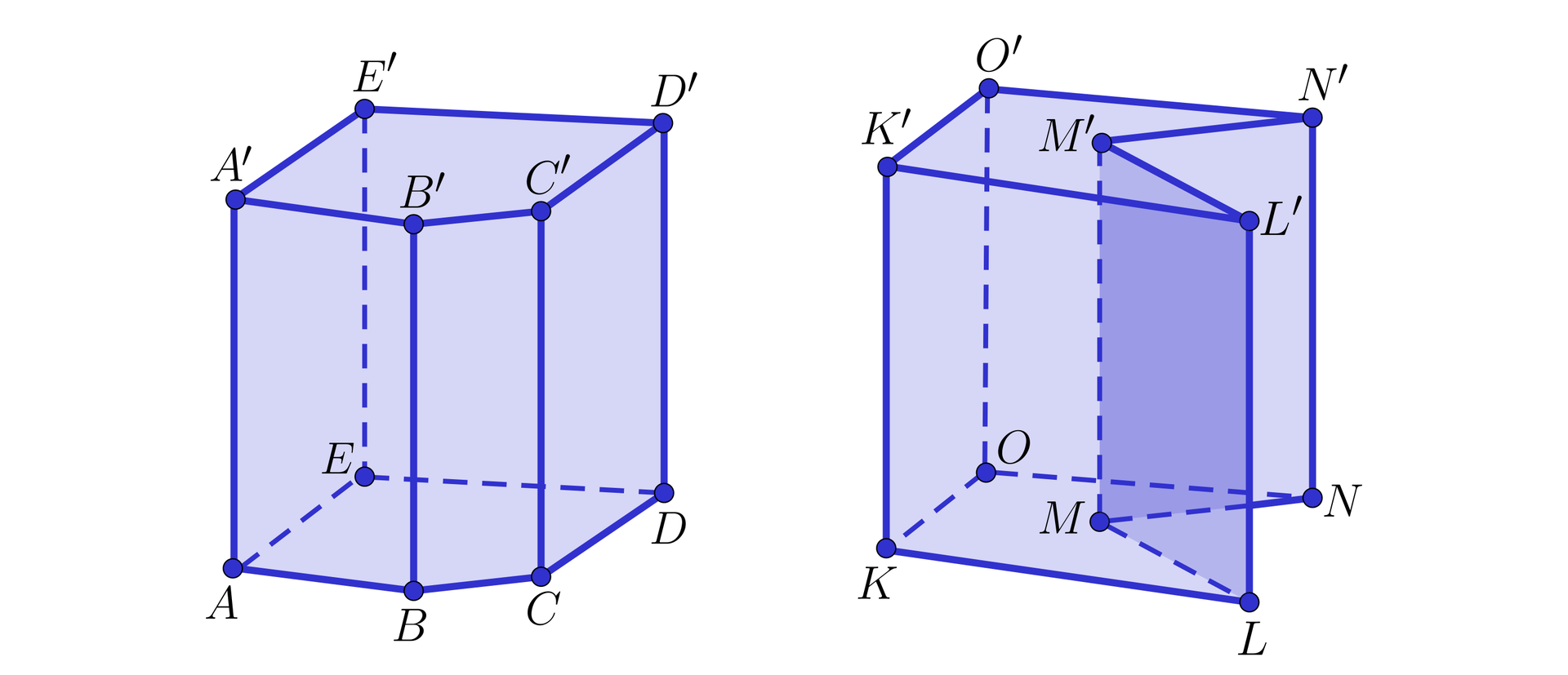 Na ilustracji przedstawiono dwa graniastosłupy proste pięciokątne. W podstawie bryły pierwszej znajduje się pięciokąt wypukły. Podstawę dolną oznaczono wielkimi literami alfabetu od A do E, natomiast górną odpowiadającymi literami z indeksem prim. W podstawie bryły drugiej znajduje się pięciokąt wklęsły. Podstawę dolną oznaczono wielkimi literami alfabetu od K do O, natomiast górną odpowiadającymi literami z indeksem prim. 