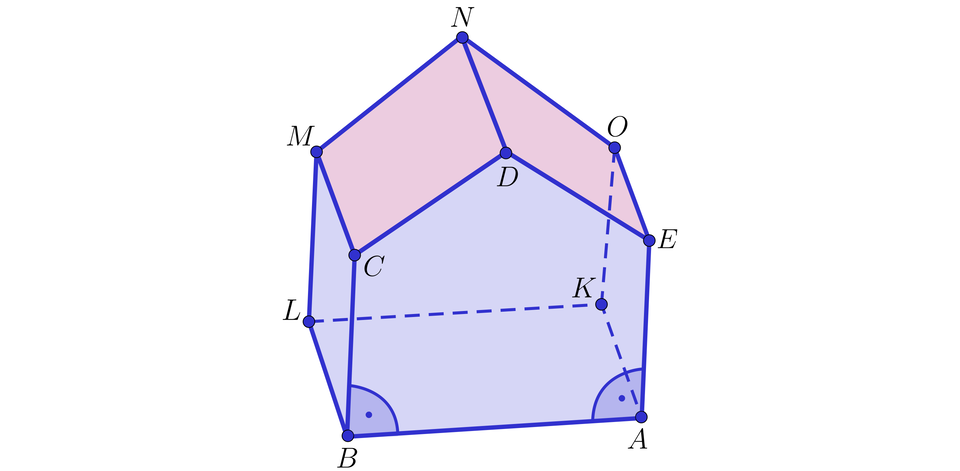 Grafika przedstawia graniastosłup prosty pięciokątny. Dwa kąty spośród kątów pięciokąta to kąty proste. Graniastosłup jest ustawiony w taki sposób, że leży na prostokątnej ścianie do której krótszych ścian przylegają dwie prostokątne ściany, a do dłuższych ścian przylegają pięciokąty w taki sposób, że ich boki o kątach ostrych znajdują się na górze. Do tych boków przylegają prostokątne ściany. Bryła swoim kształtem przypomina domek. Boki pięciokąta znajdującego się bliżej opisano kolejno: A, B, C, D, E. Przy czym A i B to wierzchołki przy kątach prostych. Boki pięciokąta znajdującego się dalej opisano: K, L, M , N , O. Przy czym K i L to wierzchołki przy kątach prostych.