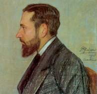 Kliknij, aby powiększyć. Obraz przedstawia profil siedzącego na krześle mężczyzny w wieku około czterdziestu lat. Mężczyzna ma kasztanowe włosy i gęsty zarost, twarz raczej smukłą i przystojną. Ubrany jest w szarą marynarkę i białą koszulę. Tło obrazu jest błękitno‑zielone.