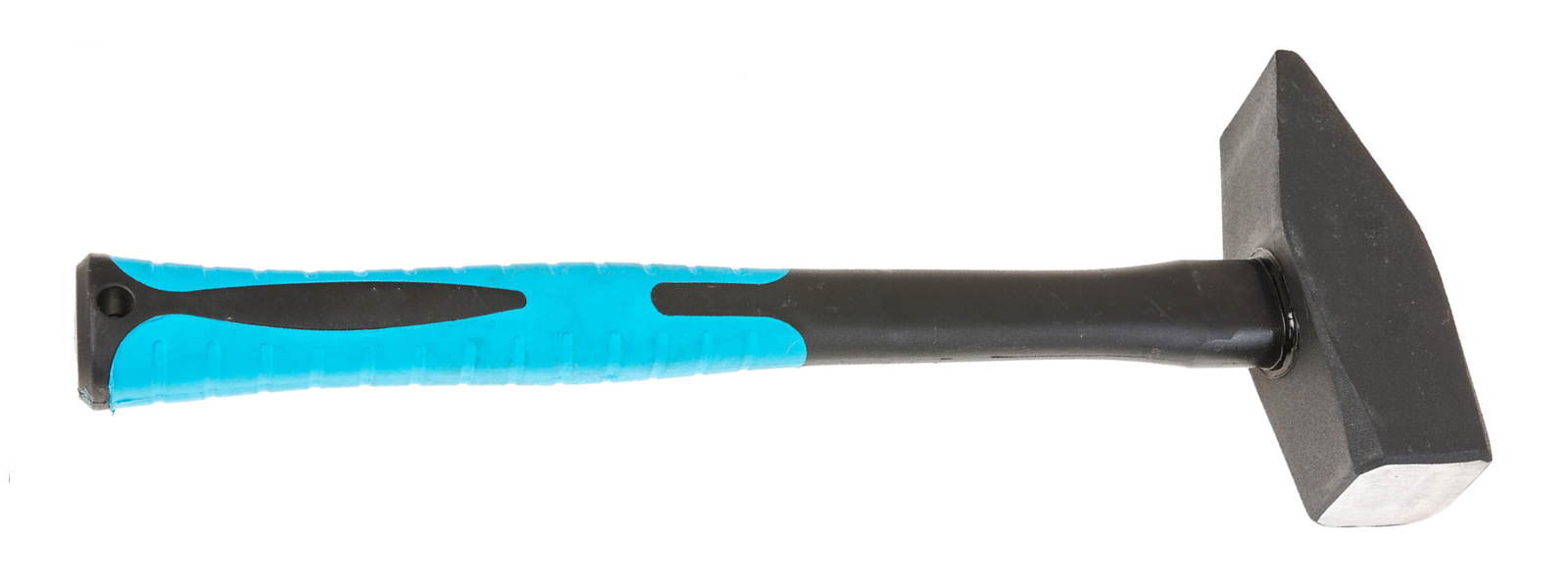 Zdjęcie przedstawia młotek ślusarski. Obuch młotka wykonany jest ze stali, z jednej strony jest płaski, a z drugiej ostro zakończony. Trzonek wykończony jest gumową rękojeścią.