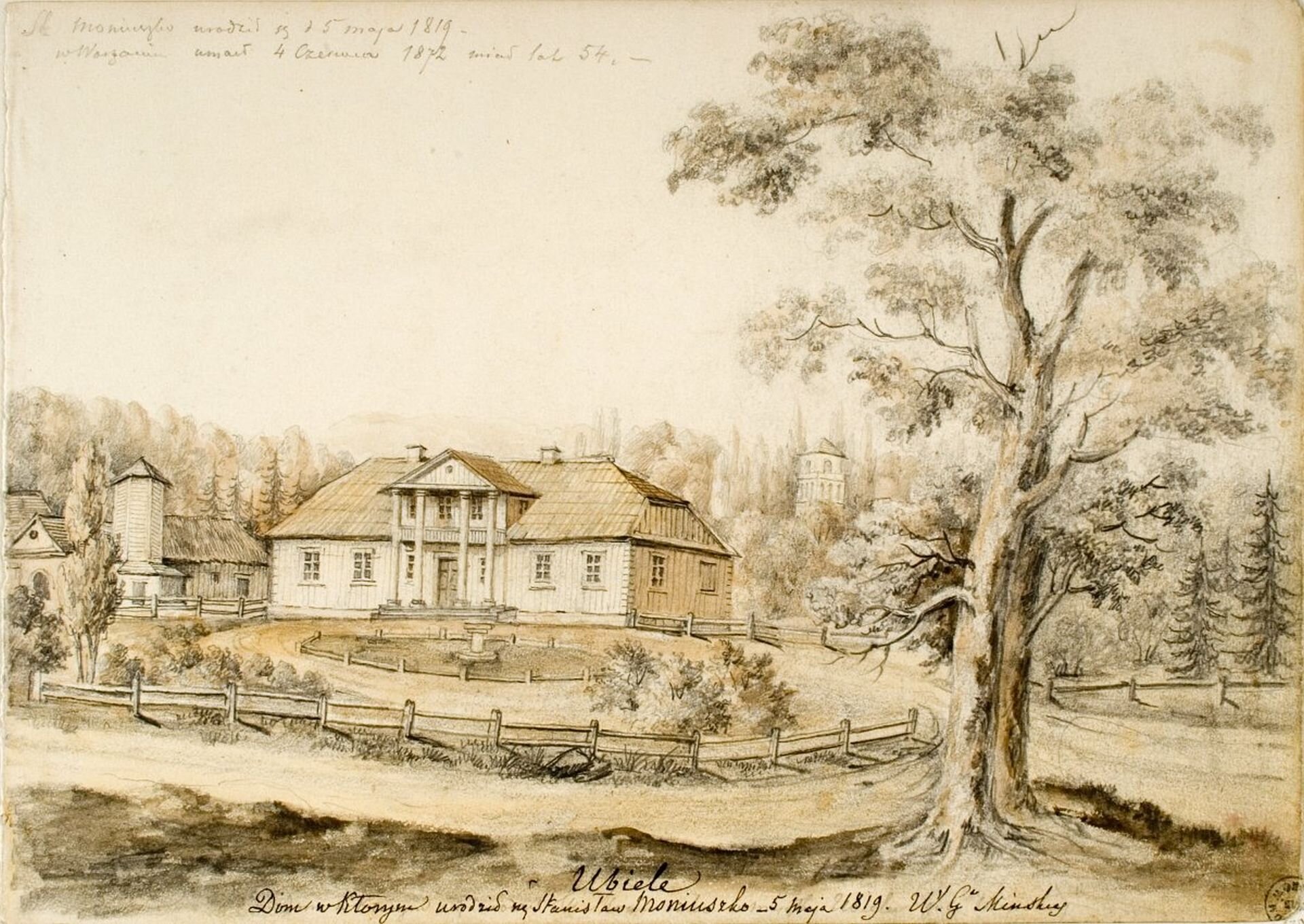 Ilustracja przedstawia dom jednorodzinny w którym wychował się Stanisław Moniuszko, który urodzić się w 1819 roku w majątku Ubiel na Białorusi.  Dom na tle lasu. Wokół domu stoją budynki gospodarcze. W prawym rogu rysunku przedstawione jest lekko wysuszone drzewo.