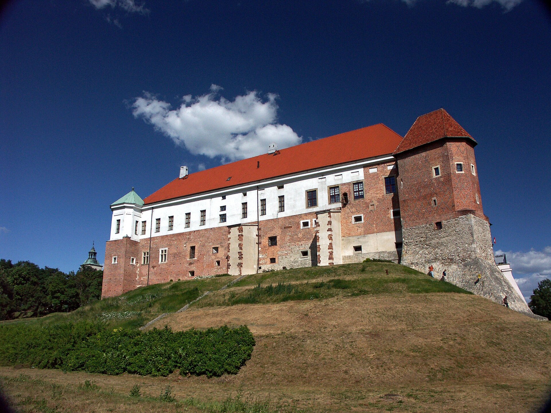 Zamek królewski w Sandomierzu. Przebudowany przez Benedykta Sandomierzanina. Zamek królewski w Sandomierzu. Przebudowany przez Benedykta Sandomierzanina. Źródło: Wikimiedia Commons, licencja: CC BY-SA 3.0.