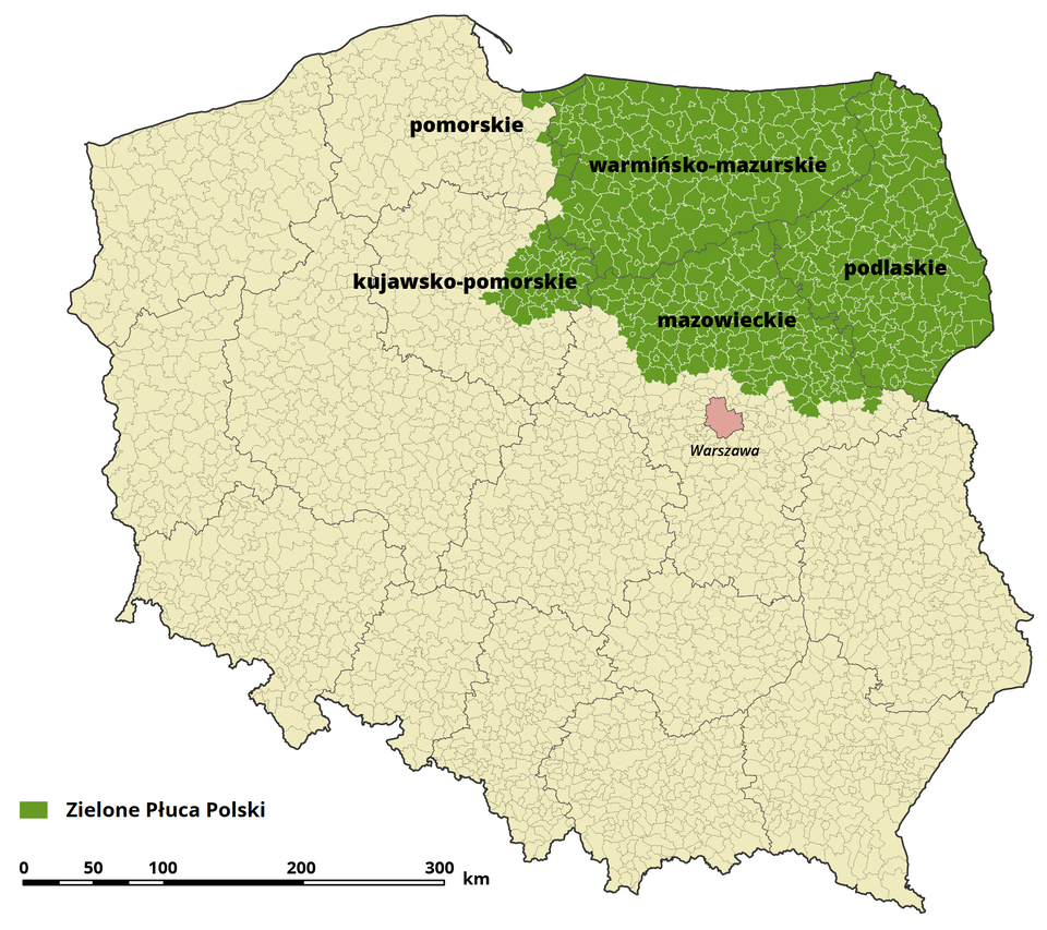 Na mapie Polski zaznaczono obszar Zielonych Płuc Polski. Obszar ten graniczy od północy z obwodem kaliningradzkim Federacji Rosyjskiej, od wschodu z Litwą i Białorusią, południowa granica przebiega przez województwo mazowieckie nieco na północ od Warszawy, Siedlec i Płocka, a zachodnia przez województwo kujawsko‑pomorskie, obejmując m.in. Toruń oraz przez województwo pomorskie, obejmując część powiatu malborskiego i nowodworskiego.