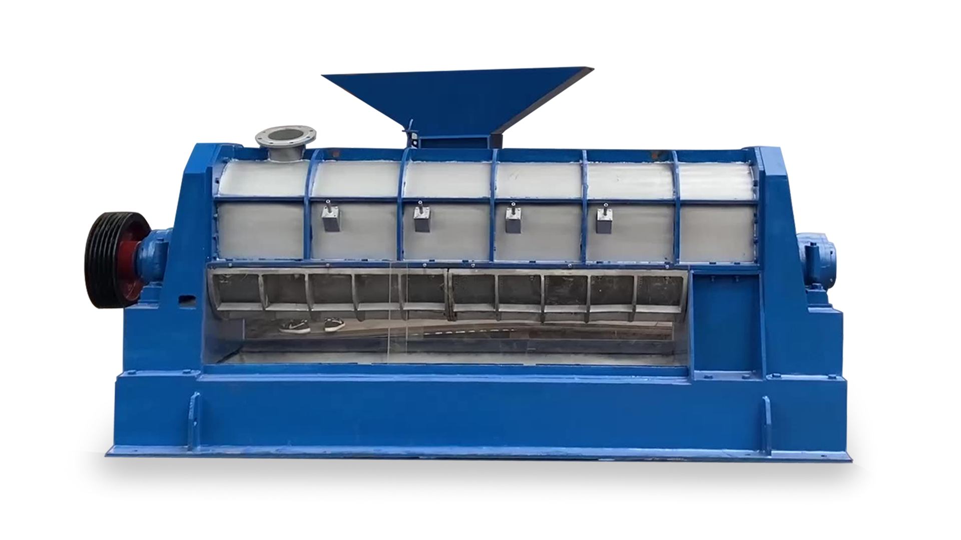 Zdjęcie przedstawia dyspergator. Urządzenie posiada dość duże gabaryty, w jego górnej części znajduje się wlot umożliwiający wprowadzenie masy poddawanej dyspersji.