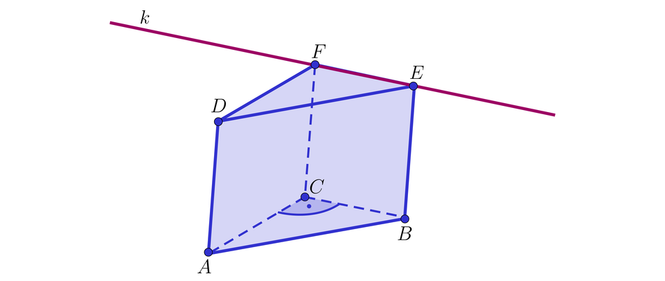 Ilustracja przedstawia graniastosłup trójkątny A B C D E F. Nad wierzchołkiem A znajduje się wierzchołek D, nad wierzchołkiem B wierzchołek E i nad wierzchołkiem C wierzchołek F. W podstawach znajduje się trójkąt prostokątny z kątem prostym przy wierzchołku C i F. Przez krawędź F i E przechodzi prosta k.