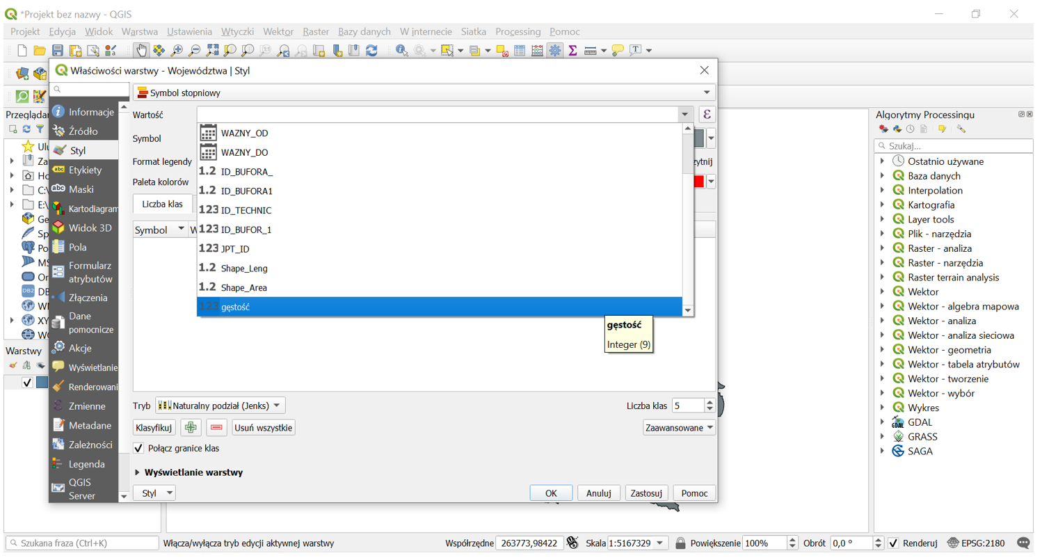 Na ilustracji jest zrzut ekranu na okno o nazwie "Projekt bez nazwy-QGIS". Po lewej stronie jest otwarte okno o nazwie: Właściwości warstwy - Województwa / Styl. Jest ono w tle okna o nazwie Symbol stopniowy. Zaznaczono w nim Gęstość.  Po prawej stronie okna dialogowego jest rozwinięty pasek Algorytmów Processingu. 