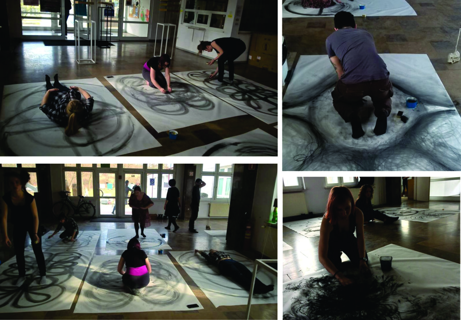 Ilustracja przedstawia fotografię ludzi tworzących rysunki własnym ciałem. Na zdjęciach znajdują się postacie na dużych arkuszach papieru, wykonujące rysunki rękoma lub węglem, wokół własnego ciała. W powstałych rysunkach dominują kształty koliste, powstałe poprzez nachodzące na siebie cienkie linie.