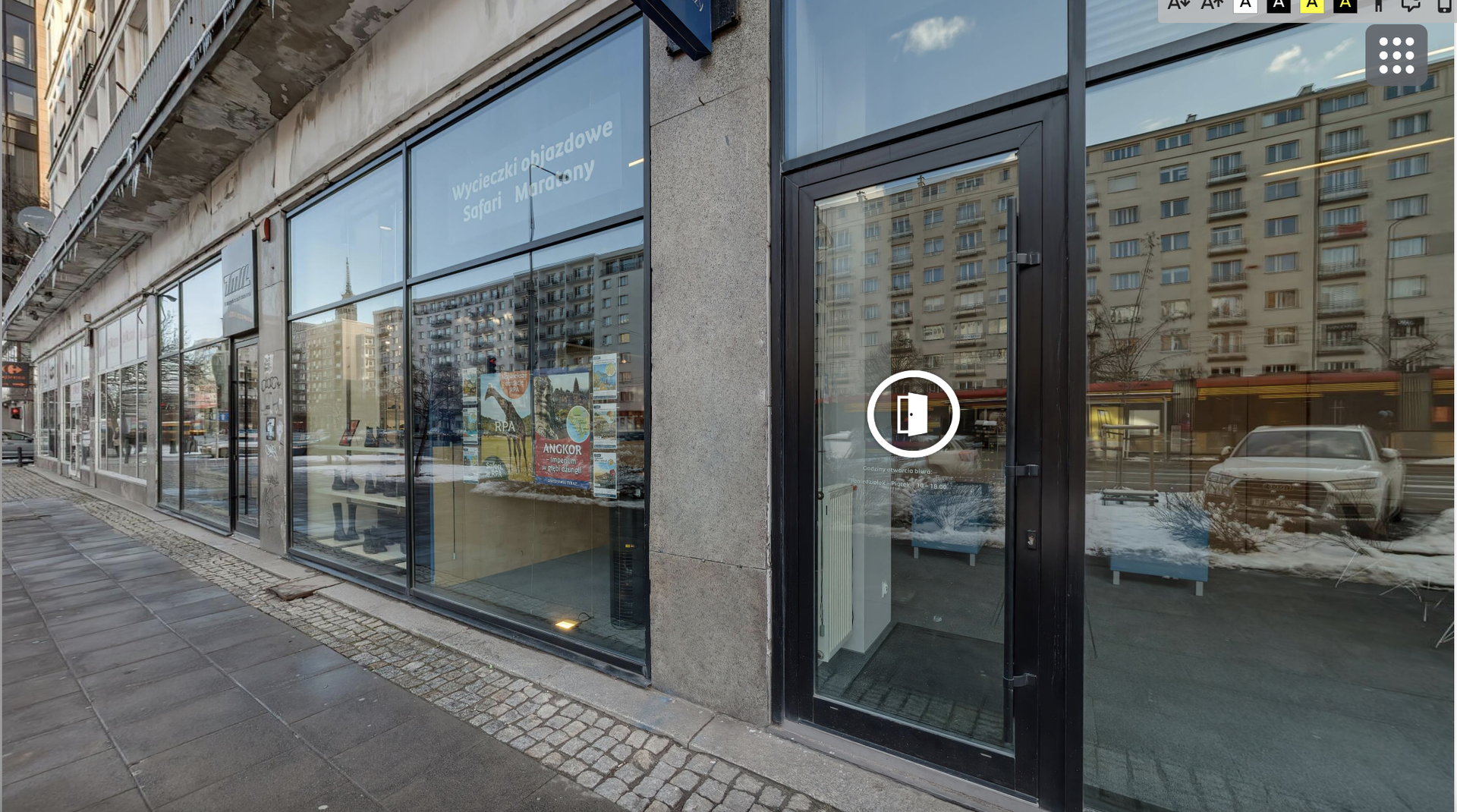 Ekran startowy interaktywnego narzędzia typu scenario‑based learning – Udzielanie informacji turystycznej w biurze podróży w języku polskim i angielskim.