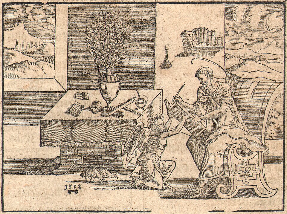 Ilustracja przedstawia starszego mężczyznę siedzącego na fotelu i zapisującego coś w wielkiej książce. Książkę podtrzymuje mu chłopiec ze skrzydłami. W pomieszczeniu widać jeszcze duży stół, na którym stoi wazon z kwiatami, kałamarz i pióro. Na ścianie znajduje się półka z książkami i obrazy.