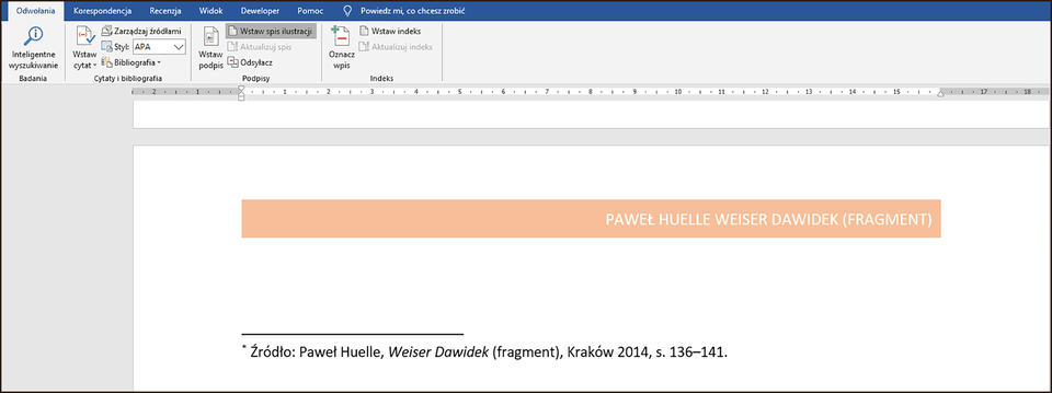 Zrzut ekranu z programu Word. Z paska kart wybrano Odwołania. Następnie w pasku z narzędziami, w grupie Podpisy, zaznaczona jest opcja Wstaw spis ilustracji. W obszarze roboczym znajduje się fragment strony zawierający nagłówek i przypis.