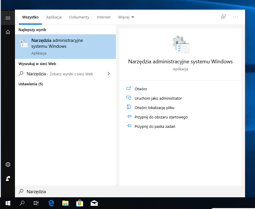 Zrzut ekranu przedstawia wyszukiwarkę systemu Windows. Po wpisaniu w pole wyszukiwarki: Narzędzia, na samej górze listy pojawiła się opcja: Narzędzia administracyjne.