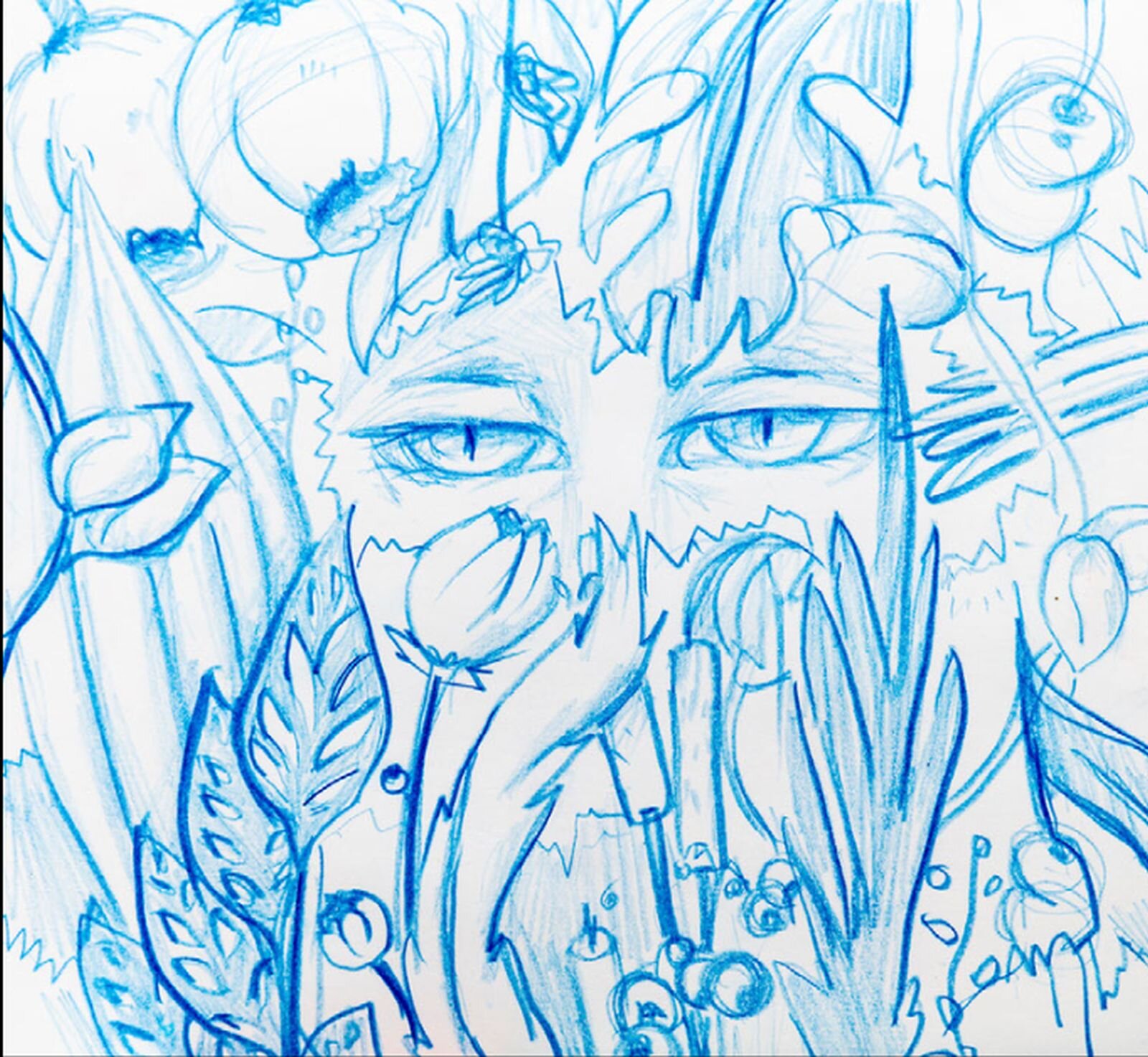 Rysunek niebieską kredką przedstawia trawy, liście pąki kwiatów i kwiaty. Otaczają one oczy znajdujące się na środku rysunku.